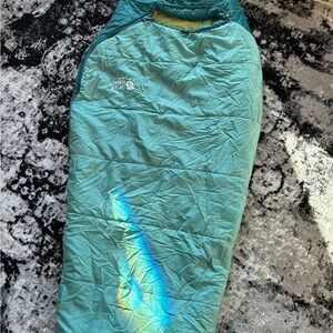 Women’s Mountain Hardwear Sleeping Bag